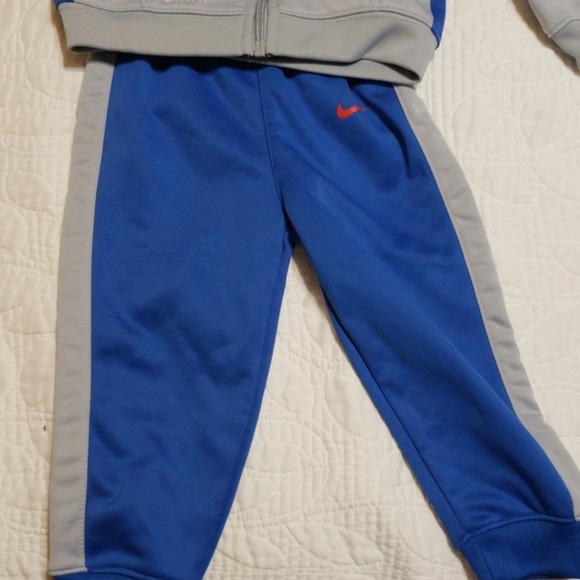 Matching set - Picture 2 of 5